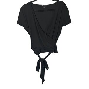 YMI Collections Women’s Size XL Black Short Sleeve V-Neck Wrap Style Top